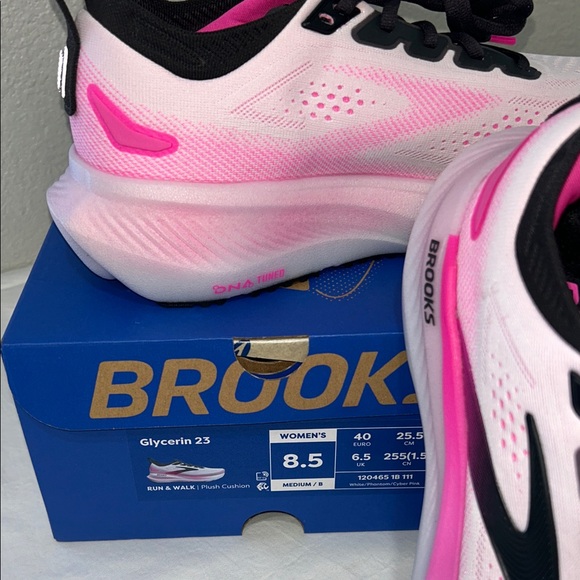 Brooks Women's Glycerin 23 in Pink and Black - Picture 7 of 9